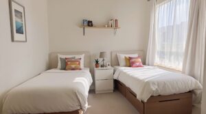 Habitación pequeña: 7 ideas para organizar dos camas cómodamente